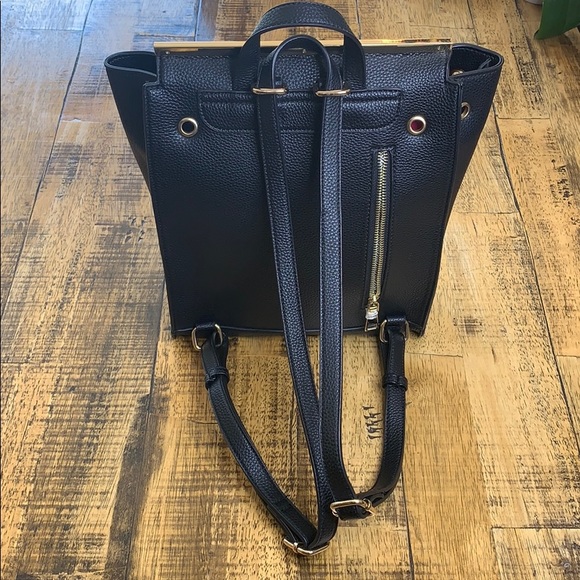 Black and gold adjustable backpack - Picture 4 of 6